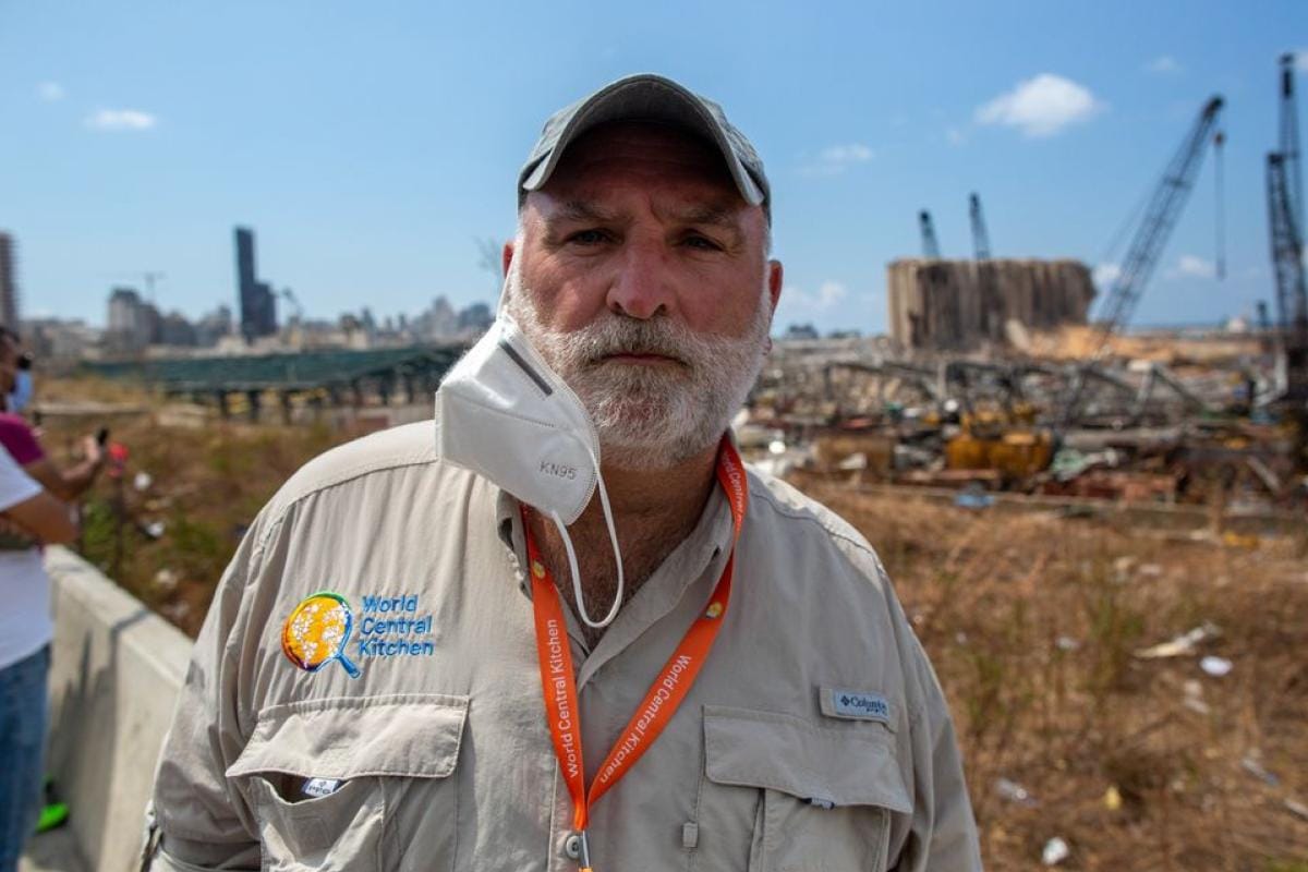 Fotografia di José Andrés, fondatore di WCK, durante un intervento nel periodo pandemico