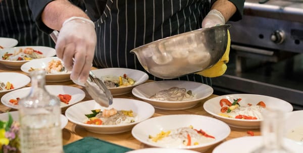 Come diventare cuoco: requisiti, mansioni e crescita di carriera